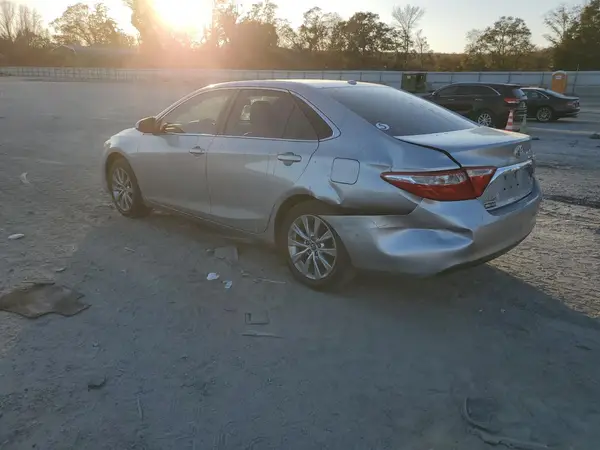 4T1BF1FK9GU999870 2016 TOYOTA CAMRY - Image 2