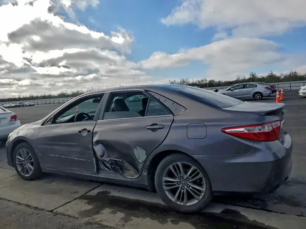 4T1BF1FK9HU269734 2017 TOYOTA CAMRY - Image 2