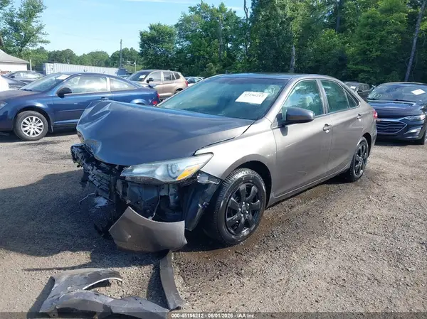 4T1BF1FK9HU271144 2017 TOYOTA CAMRY - Image 2