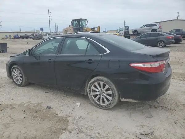 4T1BF1FK9HU273198 2017 TOYOTA CAMRY - Image 2