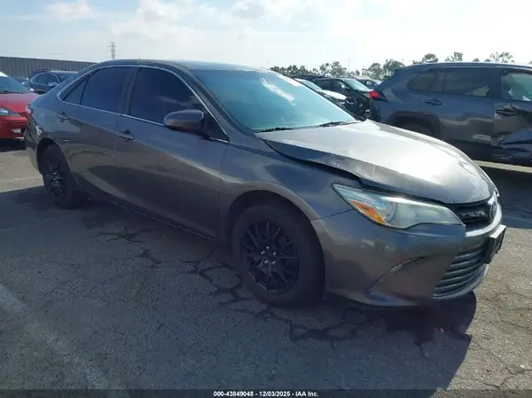 4T1BF1FK9HU276134 2017 TOYOTA CAMRY - Image 1
