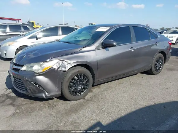 4T1BF1FK9HU276134 2017 TOYOTA CAMRY - Image 2