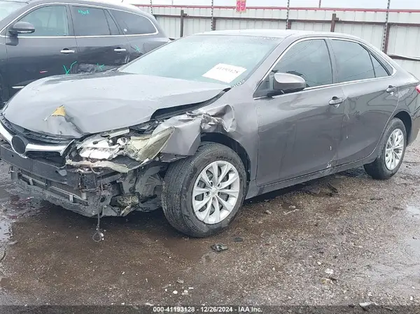 4T1BF1FK9HU277106 2017 TOYOTA CAMRY - Image 2