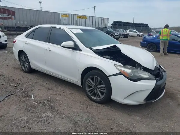 4T1BF1FK9HU278269 2017 TOYOTA CAMRY - Image 1
