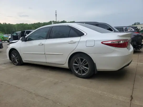 4T1BF1FK9HU281284 2017 TOYOTA CAMRY - Image 2
