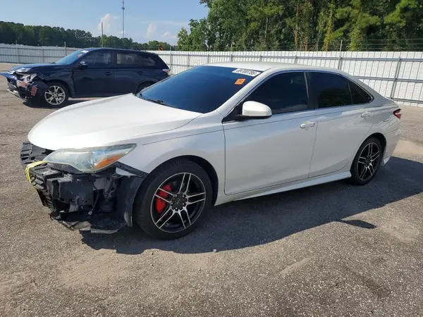 4T1BF1FK9HU282421 2017 TOYOTA CAMRY - Image 1