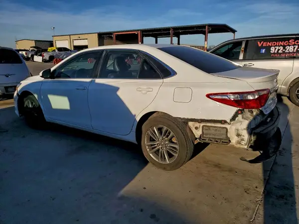 4T1BF1FK9HU282905 2017 TOYOTA CAMRY - Image 2