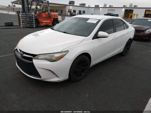 4T1BF1FK9HU283987 2017 TOYOTA CAMRY - Image 2