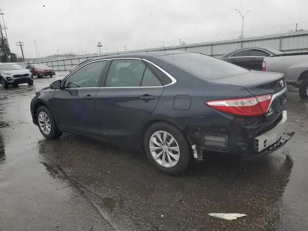4T1BF1FK9HU284136 2017 TOYOTA CAMRY - Image 2