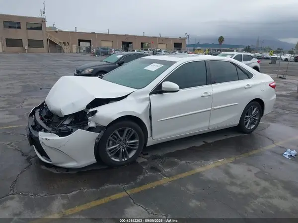 4T1BF1FK9HU286727 2017 TOYOTA CAMRY - Image 2