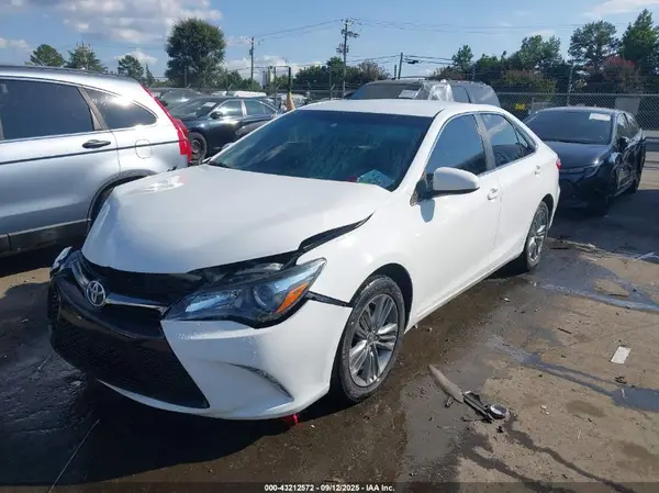 4T1BF1FK9HU290275 2017 TOYOTA CAMRY - Image 2