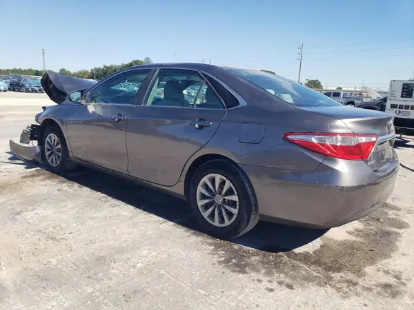 4T1BF1FK9HU293113 2017 TOYOTA CAMRY - Image 2