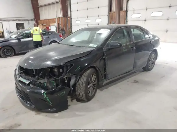4T1BF1FK9HU297615 2017 TOYOTA CAMRY - Image 2
