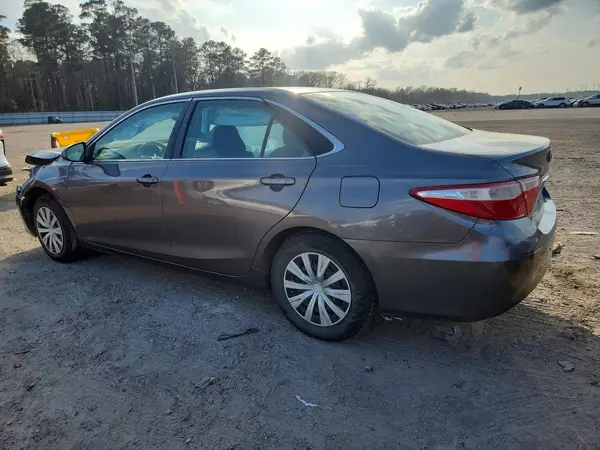 4T1BF1FK9HU299641 2017 TOYOTA CAMRY - Image 2