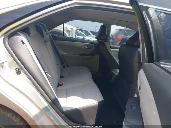 4T1BF1FK9HU300447 2017 TOYOTA CAMRY - Image 8