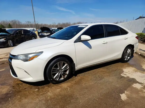 4T1BF1FK9HU302831 2017 TOYOTA CAMRY - Image 1