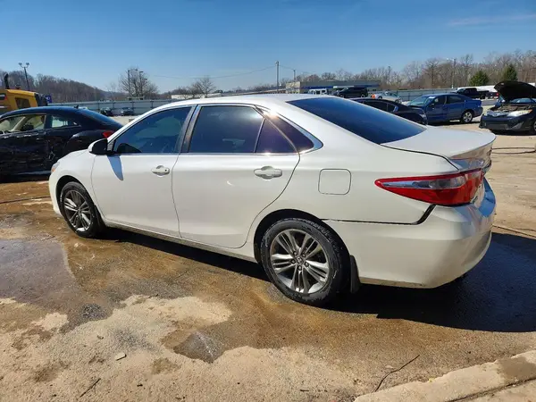 4T1BF1FK9HU302831 2017 TOYOTA CAMRY - Image 2