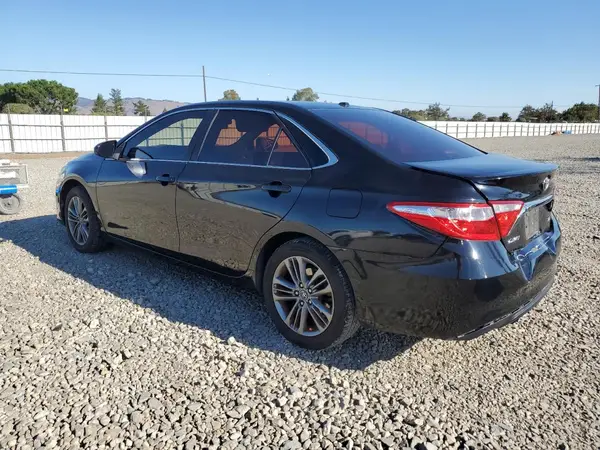 4T1BF1FK9HU305180 2017 TOYOTA CAMRY - Image 2