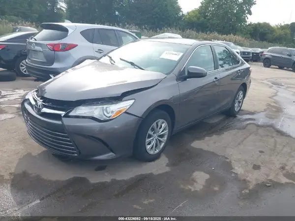 4T1BF1FK9HU306281 2017 TOYOTA CAMRY - Image 2