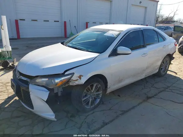 4T1BF1FK9HU306586 2017 TOYOTA CAMRY - Image 2
