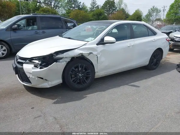 4T1BF1FK9HU310069 2017 TOYOTA CAMRY - Image 2