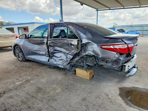 4T1BF1FK9HU315904 2017 TOYOTA CAMRY - Image 2