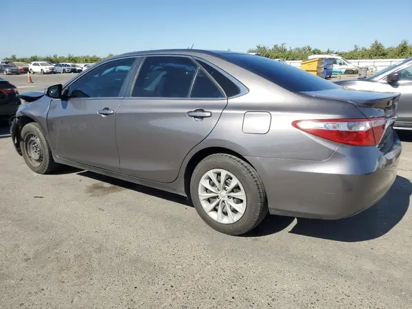 4T1BF1FK9HU317863 2017 TOYOTA CAMRY - Image 2