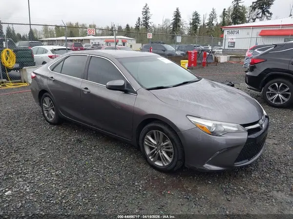 4T1BF1FK9HU318284 2017 TOYOTA CAMRY - Image 1