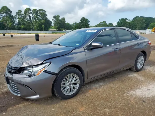 4T1BF1FK9HU318981 2017 TOYOTA CAMRY - Image 1