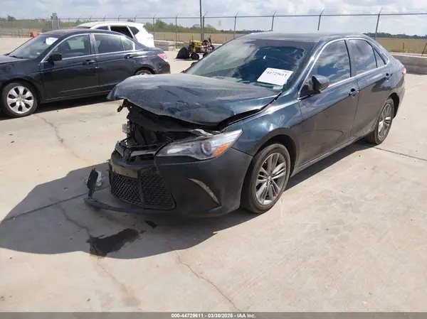 4T1BF1FK9HU319967 2017 TOYOTA CAMRY - Image 2