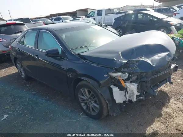 4T1BF1FK9HU321587 2017 TOYOTA CAMRY - Image 1
