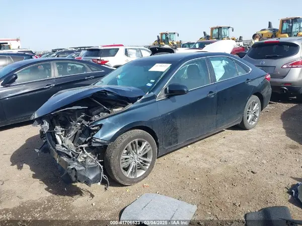 4T1BF1FK9HU321587 2017 TOYOTA CAMRY - Image 2