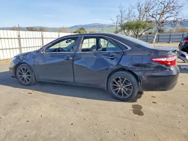 4T1BF1FK9HU322514 2017 TOYOTA CAMRY - Image 2