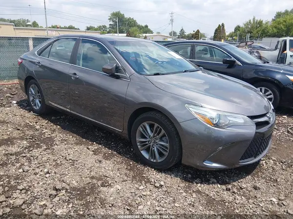 4T1BF1FK9HU326840 2017 TOYOTA CAMRY - Image 1