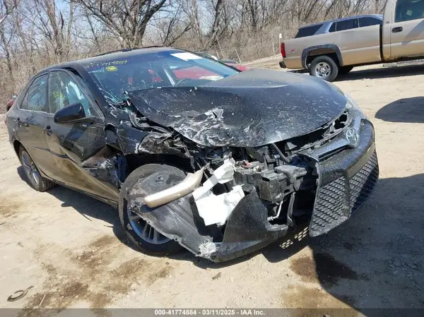 4T1BF1FK9HU327938 2017 TOYOTA CAMRY - Image 1