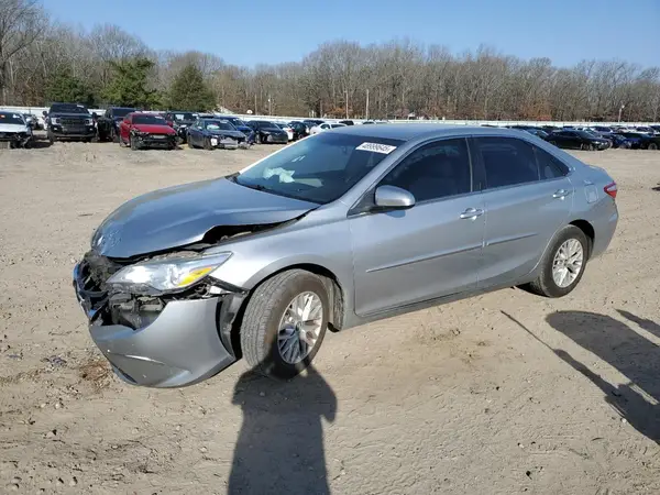 4T1BF1FK9HU330516 2017 TOYOTA CAMRY - Image 1