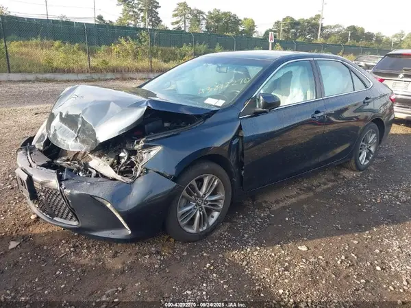 4T1BF1FK9HU333805 2017 TOYOTA CAMRY - Image 2