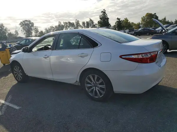 4T1BF1FK9HU336848 2017 TOYOTA CAMRY - Image 2