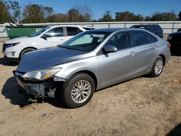 4T1BF1FK9HU338339 2017 TOYOTA CAMRY - Image 1