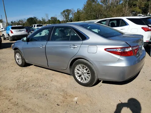 4T1BF1FK9HU338339 2017 TOYOTA CAMRY - Image 2