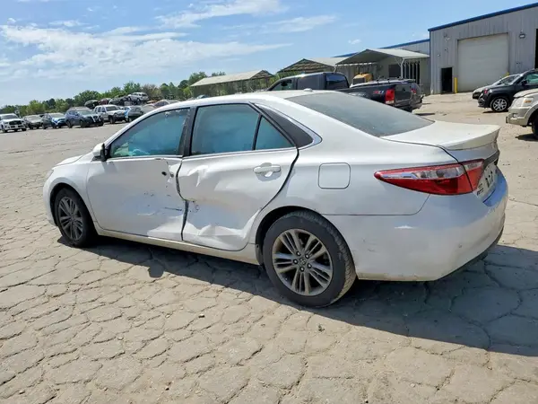4T1BF1FK9HU338843 2017 TOYOTA CAMRY - Image 2