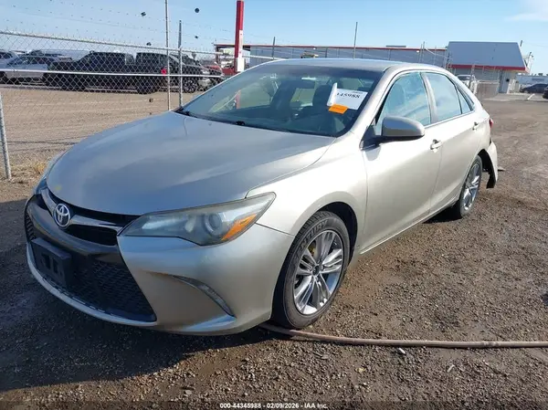 4T1BF1FK9HU339040 2017 TOYOTA CAMRY - Image 2