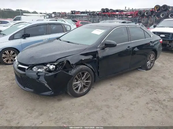 4T1BF1FK9HU339555 2017 TOYOTA CAMRY - Image 2