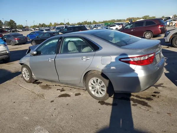4T1BF1FK9HU340432 2017 TOYOTA CAMRY - Image 2