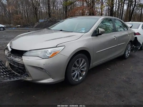 4T1BF1FK9HU341371 2017 TOYOTA CAMRY - Image 2
