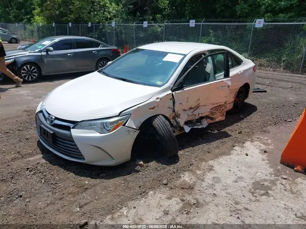 4T1BF1FK9HU344769 2017 TOYOTA CAMRY - Image 2