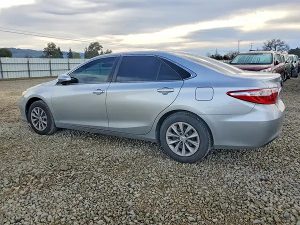4T1BF1FK9HU346215 2017 TOYOTA CAMRY - Image 2