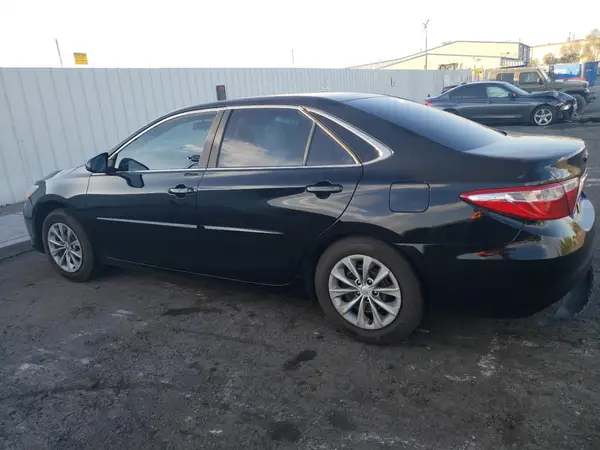 4T1BF1FK9HU348207 2017 TOYOTA CAMRY - Image 2