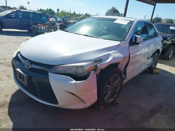 4T1BF1FK9HU354072 2017 TOYOTA CAMRY - Image 2
