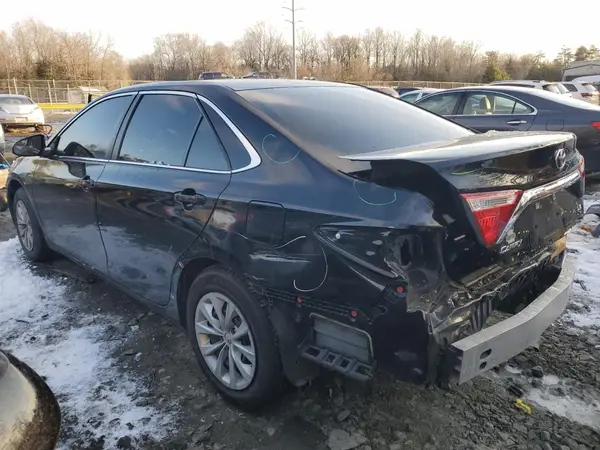 4T1BF1FK9HU354556 2017 TOYOTA CAMRY - Image 2
